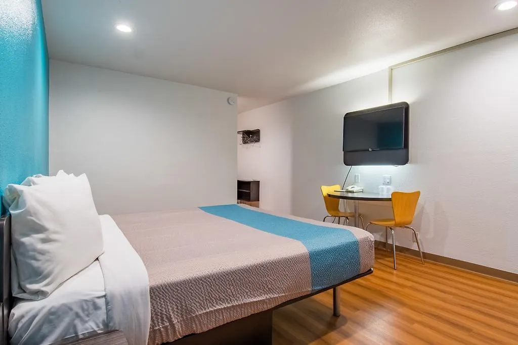 Motel 6-San Bernardino, Ca - Downtown 2*,