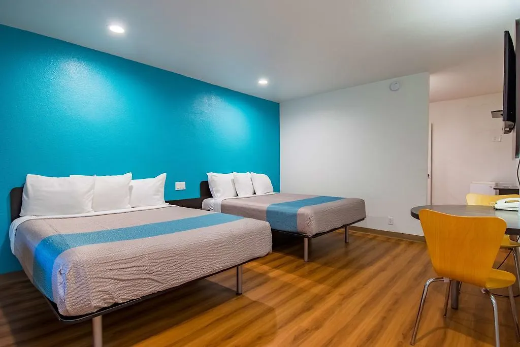 Hotel Motel 6-San Bernardino, Ca - Downtown