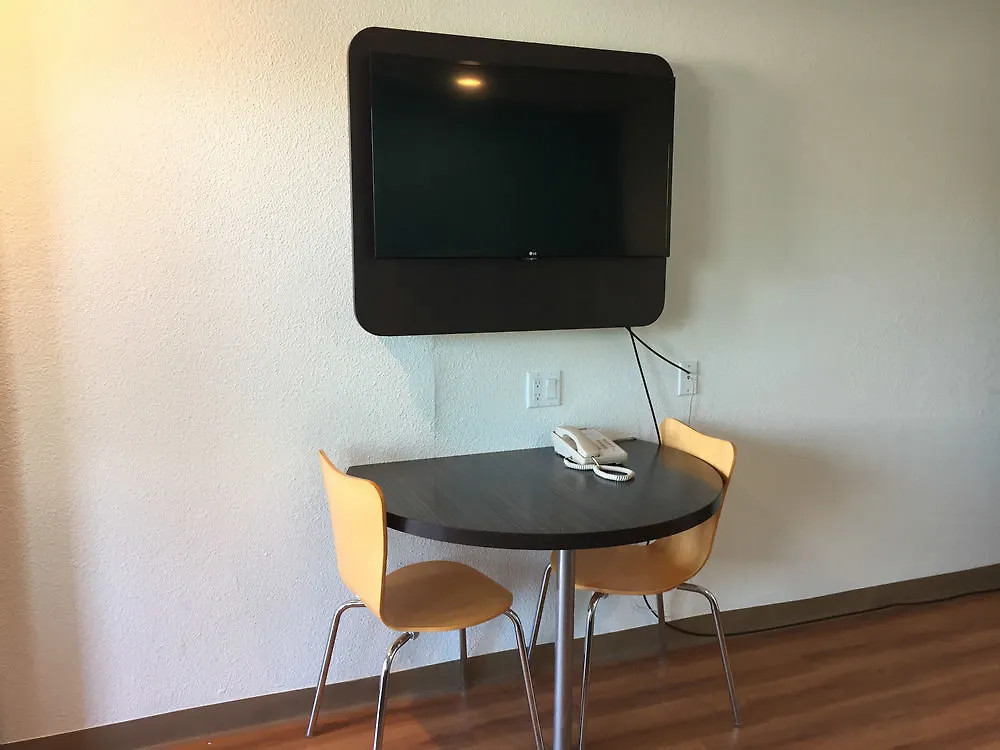 Motel 6-San Bernardino, Ca - Downtown 2*,